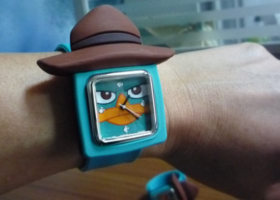 シリコーンの取り外し可能な時計ケースが付いているおかしい設計デジタル非難のブレスレットの腕時計