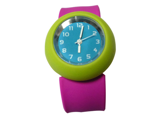 緑のケース ローズ ブレスレット平手打ちシリコーン時計シルク印刷されたロゴ 230 × 30 × 2 mm